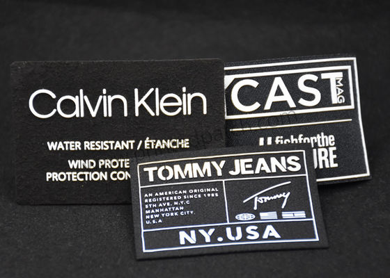 Fer 5 imprimé par Colorway sur les labels tissés par labels avec propre logo