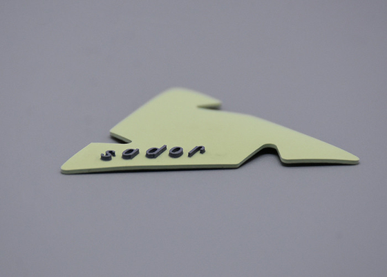 Logo en silicone mat pour vêtements