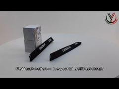 Les vêtements utilisent des sangles en polyester imprimées avec un logo en silicone blanc