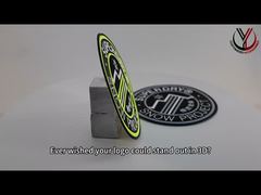 Un regard plus attentif : Étiquettes de vêtements avec transfert thermique de logo en silicone personnalisé, imprimées en TPU