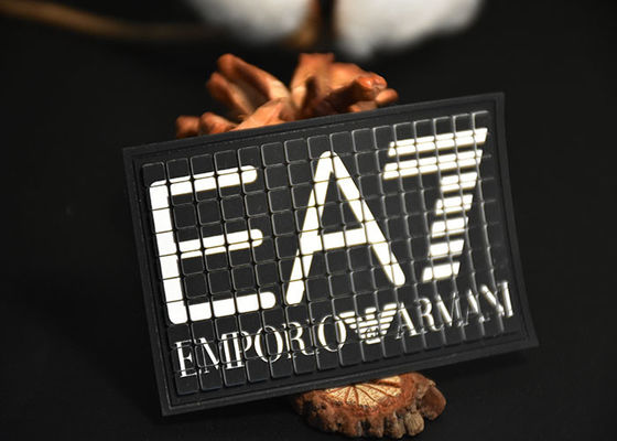 Correctifs imprimés par écran fait sur commande de silicone, labels lavables d'habillement de silicone