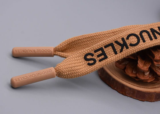 Corde plate de polyester des vêtements 140cm imprimée avec Matte Black Silicone Logo